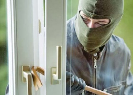 Ce spun poliţiştii despre hoţii care furau din locuinţe, la Cernavodă